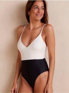 EUC Summersalt The Wave one piece swimsuit